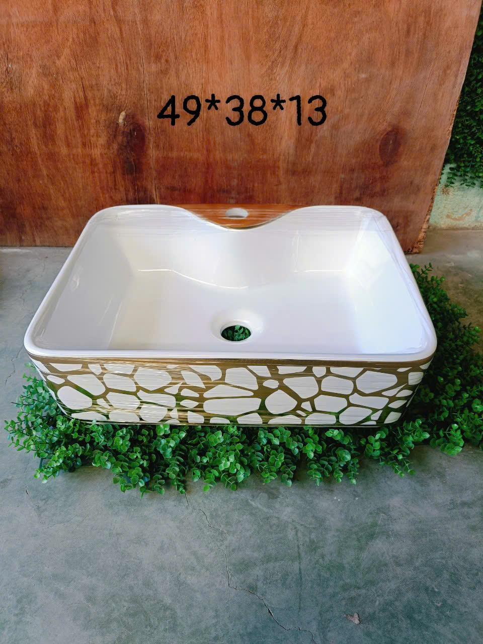 Lavabo Để Bàn Họa Tiết Viềng Nâu Vàng LVB-4938